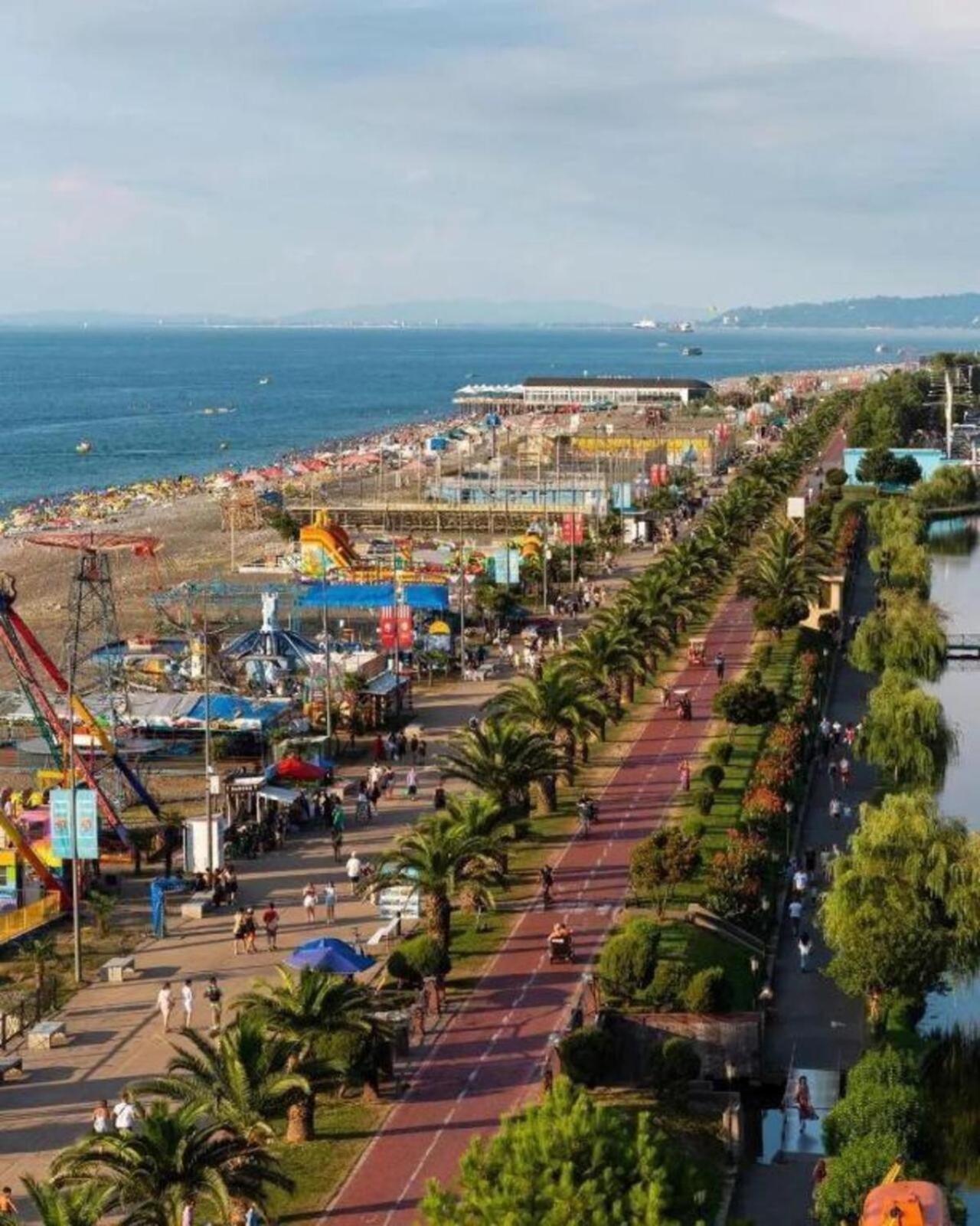 Holiday In Orbi Lägenhet Batumi Exteriör bild